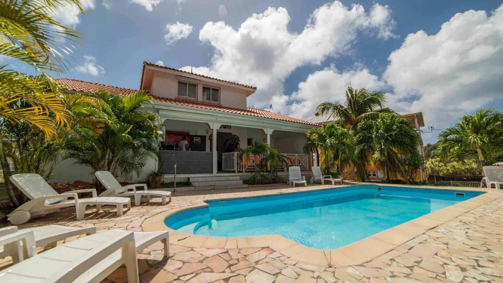 Maison Conviviale A Sainte-Anne Avec Piscine Privee