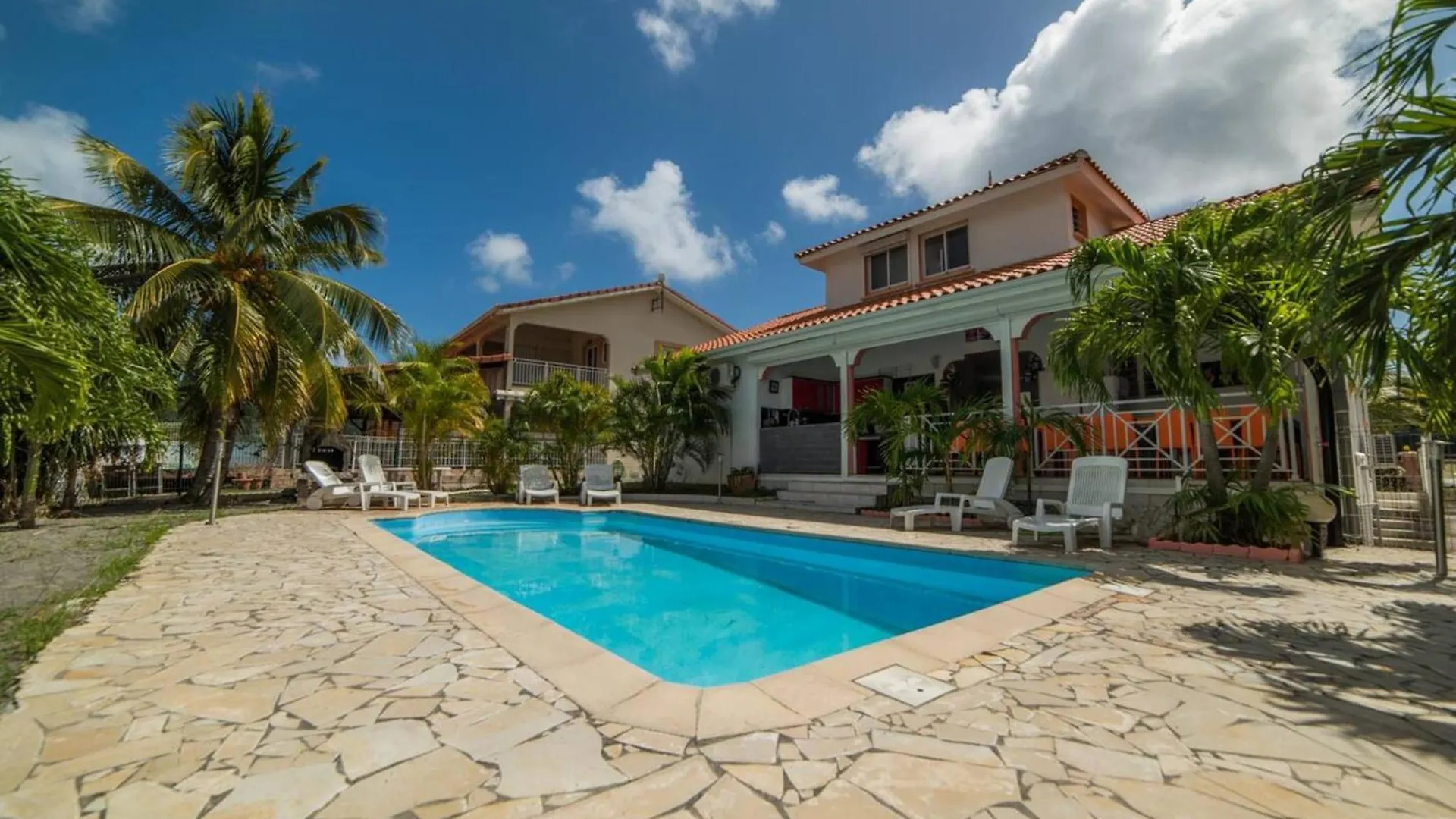 度假居 Maison Conviviale A Sainte-Anne Avec Piscine Privee